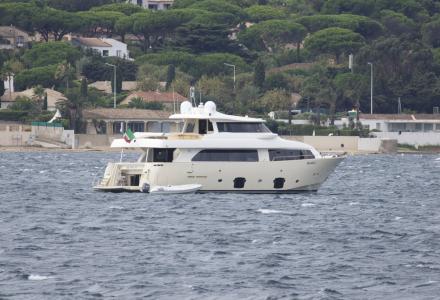 Custom Line Navetta 26