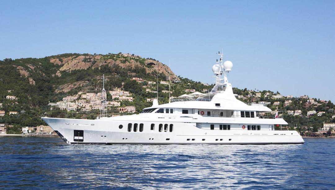 yacht Talisman Maiton