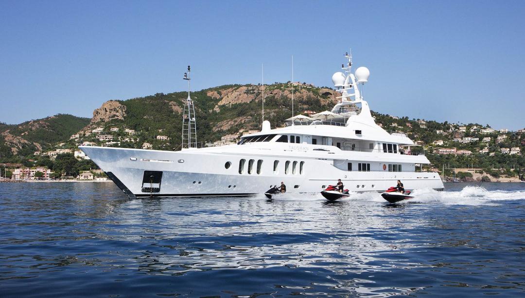 yacht Talisman Maiton